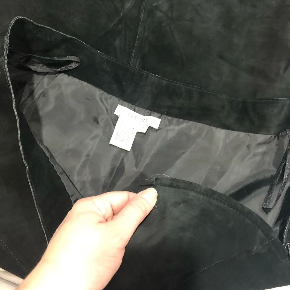 Soft suede black skirt - Picture 3 of 3